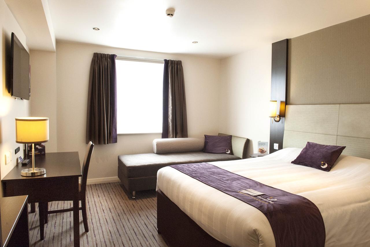 Premier Inn Glasgow Pacific Quay 客房 照片